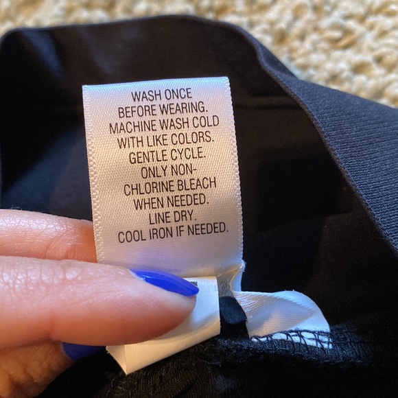 Black maternity shorts with from pockets - Picture 5 of 5